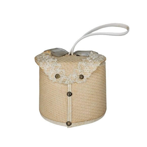 Vintage Heart-Shaped Woven Beige Purse With Handle & Bow Accent - Picture 7 of 11